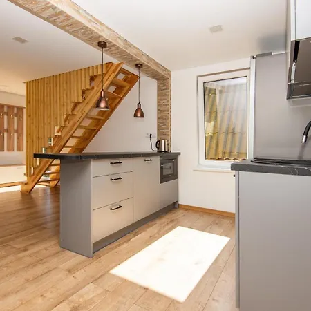 Apartamentai Pas Kaju Senamiestyje Salia Botanikos Parko Паланга Екстер'єр фото