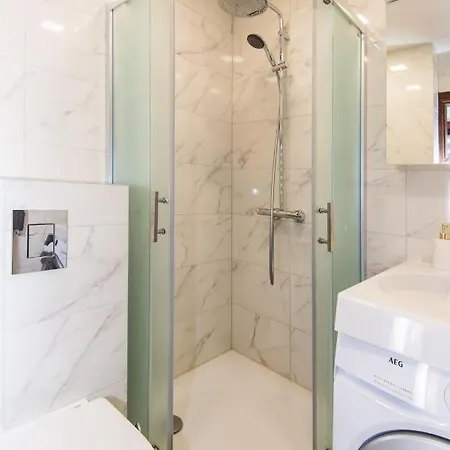 Apartamentai Pas Kaju Senamiestyje Salia Botanikos Parko Паланга Екстер'єр фото