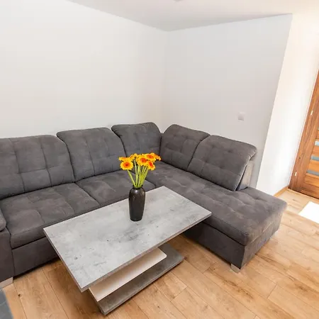 Apartamentai Pas Kaju Senamiestyje Salia Botanikos Parko Паланга Екстер'єр фото